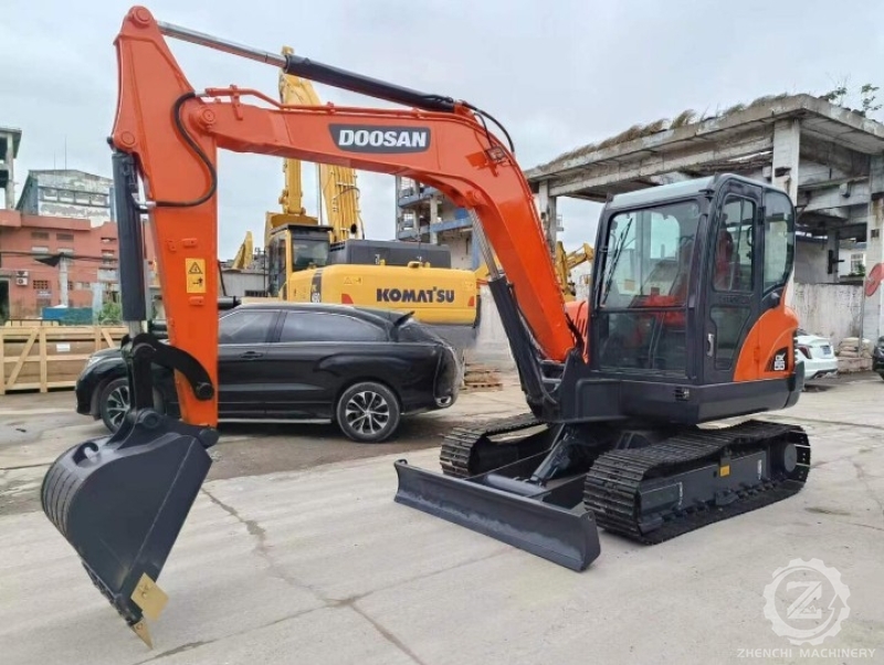 Yanmar Engine Used Doosan Excavator DX55 Micro Crawler Digger Secondhand