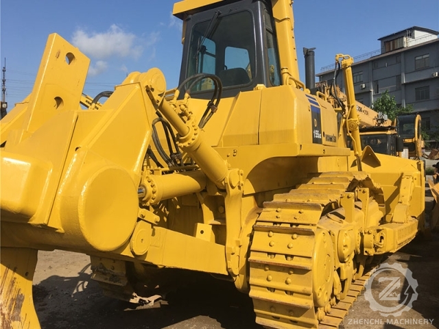 Bulldozer For Sale Bulldozer KOMATSU D155 With Cheap Price And Good Condition