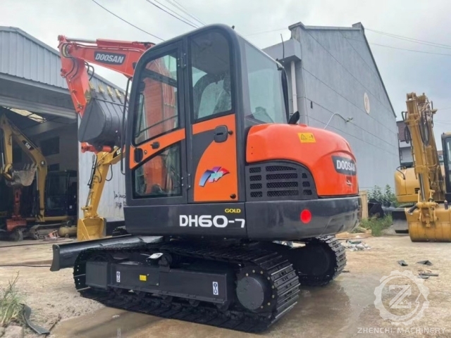 Korea Small Used Doosan Excavator DH60-7 5550KG For Agricultural