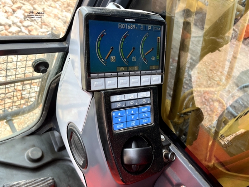 Japanese Hydraulic Used Komatsu PC200-8 Excavator Machine