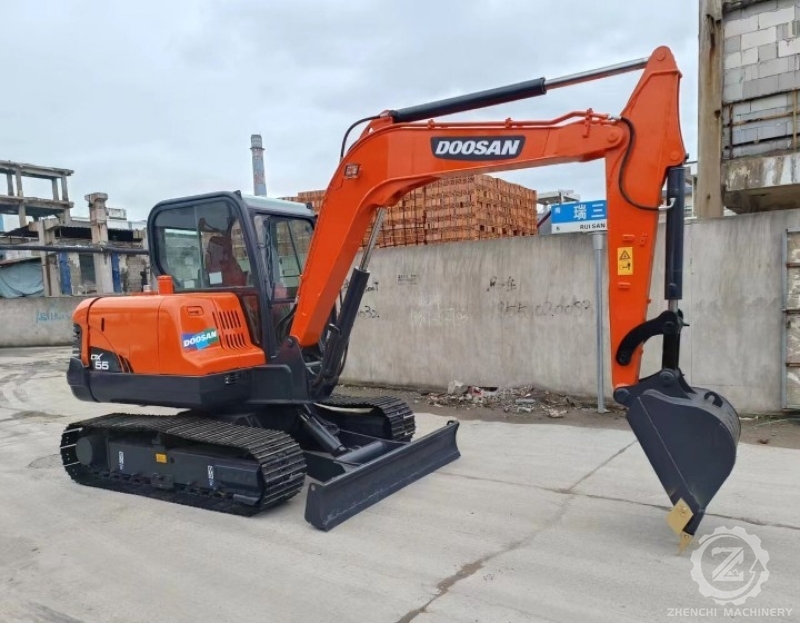 Yanmar Engine Used Doosan Excavator DX55 Micro Crawler Digger Secondhand