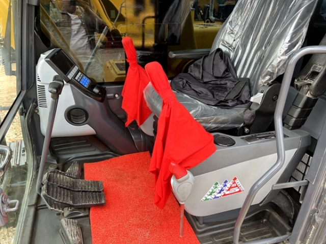 Japanese Hydraulic Used Komatsu PC200-8 Excavator Machine