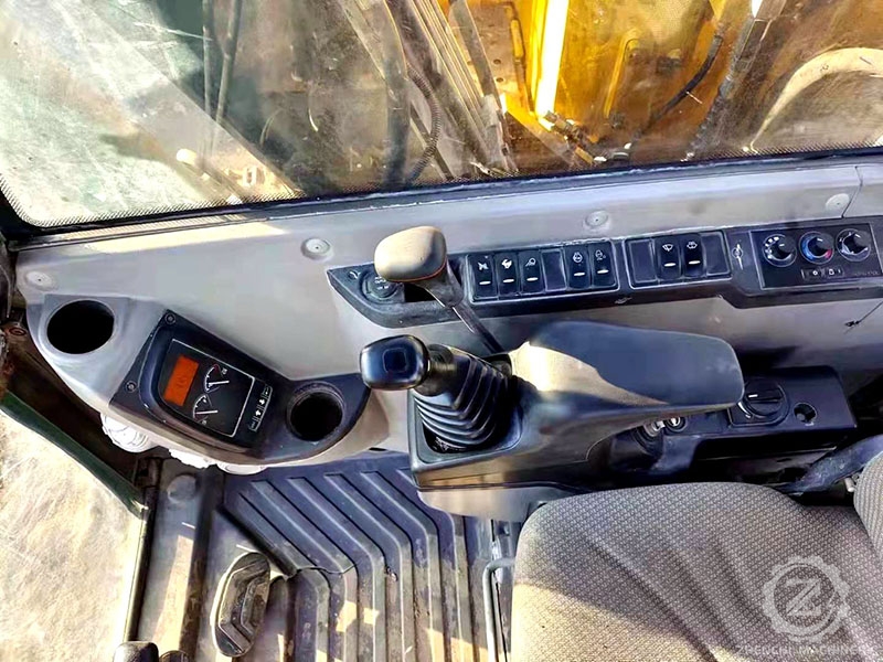 Volvo crawler EC80D used excavator for sale in China