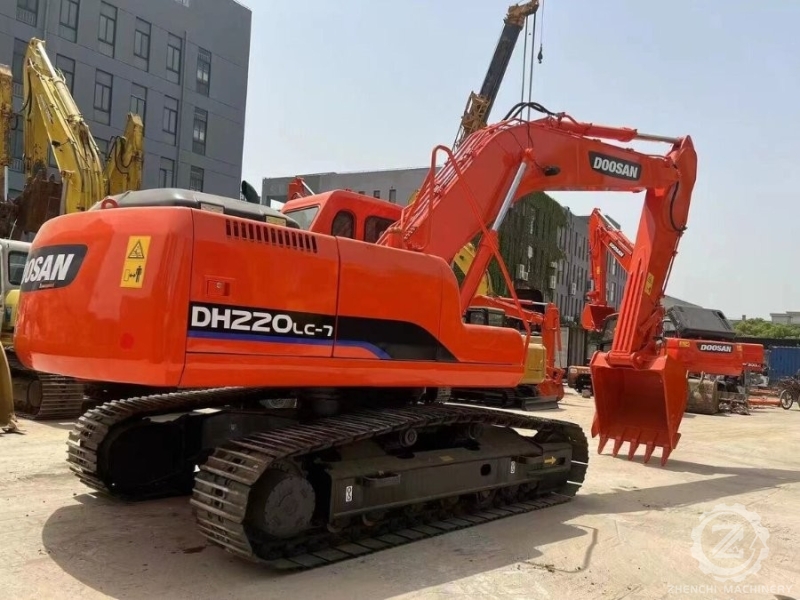 Doosan DH220LC Used Hydraulic Excavator Equipment Second Hand Diggers